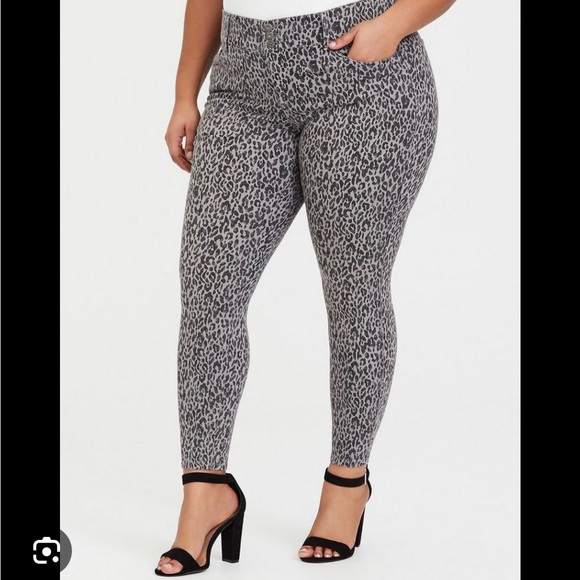 Torrid 30t 30 tall grey Leopard Jegging - Picture 1 of 5